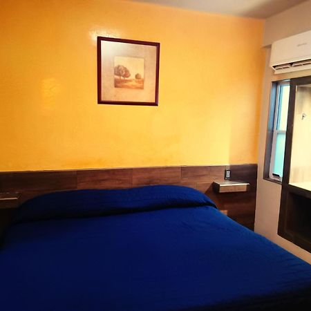 Hotel Baeza Делисиас Екстериор снимка