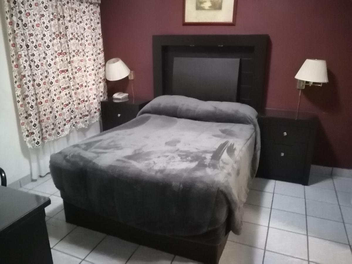 Hotel Baeza Делисиас Екстериор снимка