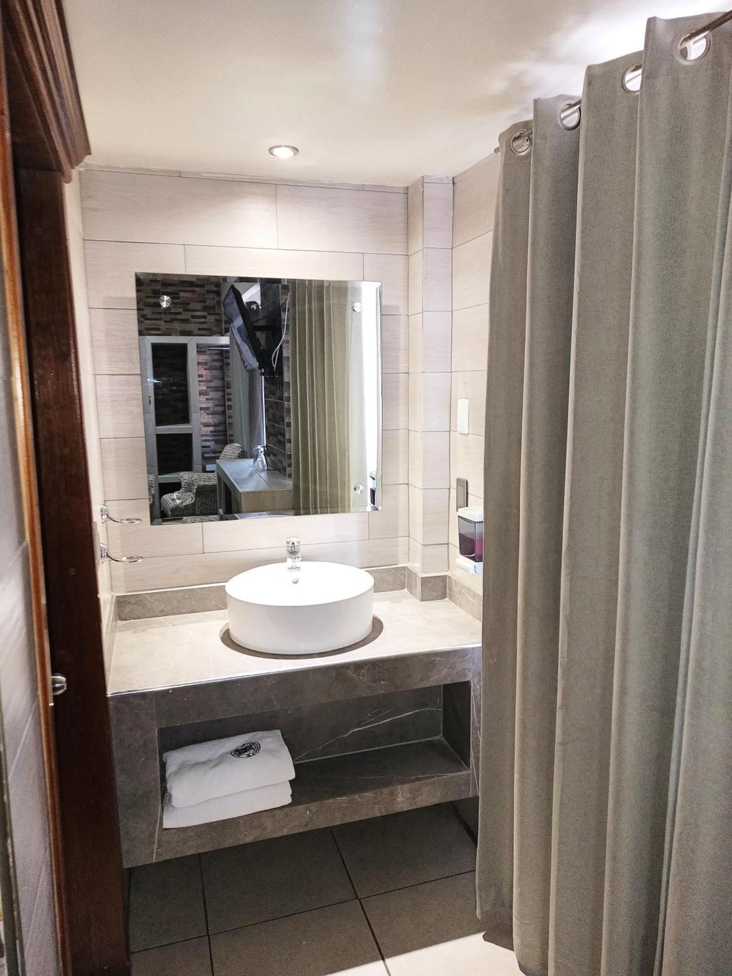 Hotel Baeza Делисиас Екстериор снимка