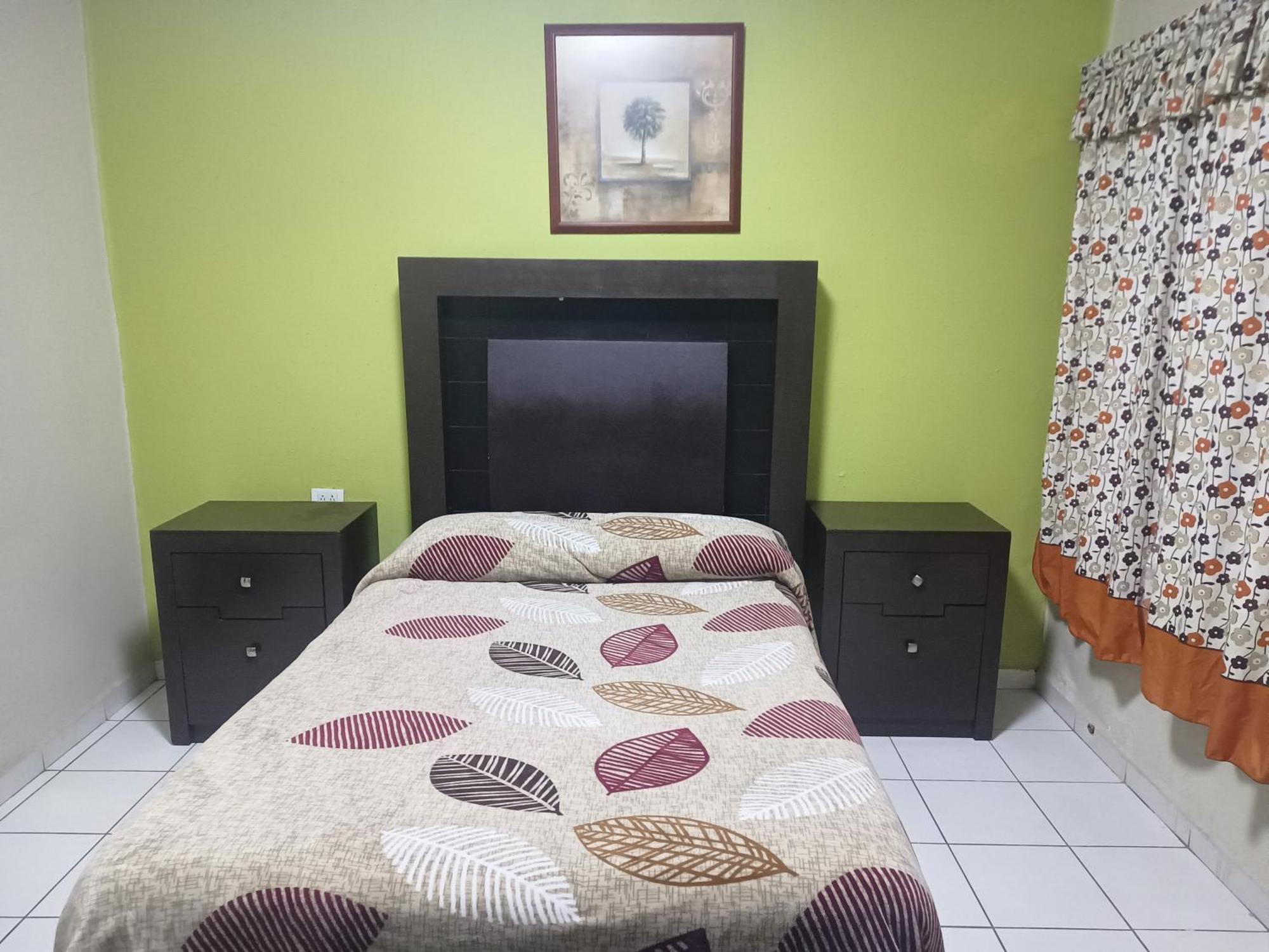 Hotel Baeza Делисиас Екстериор снимка