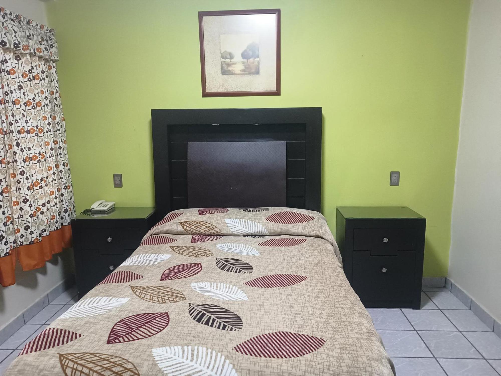 Hotel Baeza Делисиас Екстериор снимка