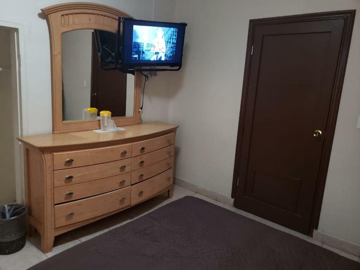 Hotel Baeza Делисиас Екстериор снимка