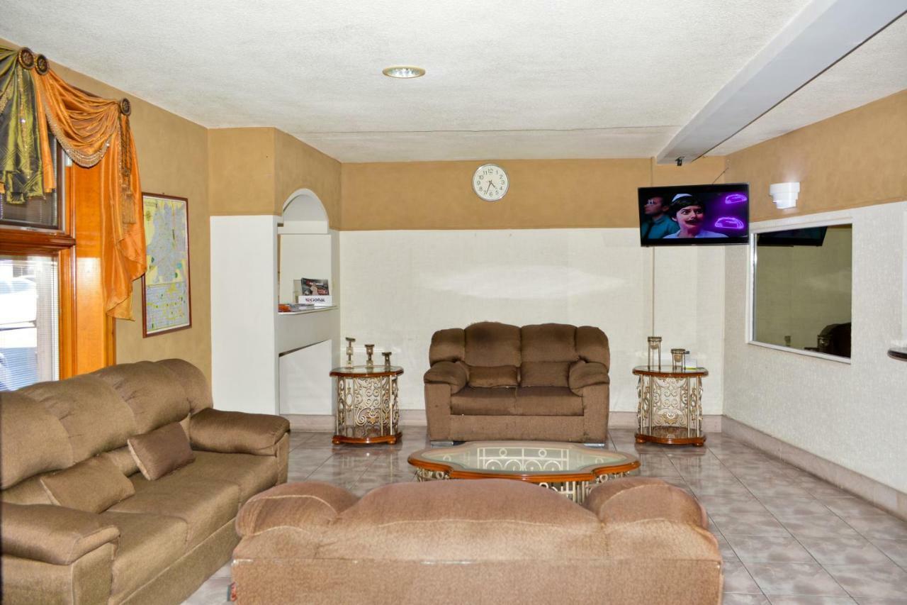 Hotel Baeza Делисиас Екстериор снимка
