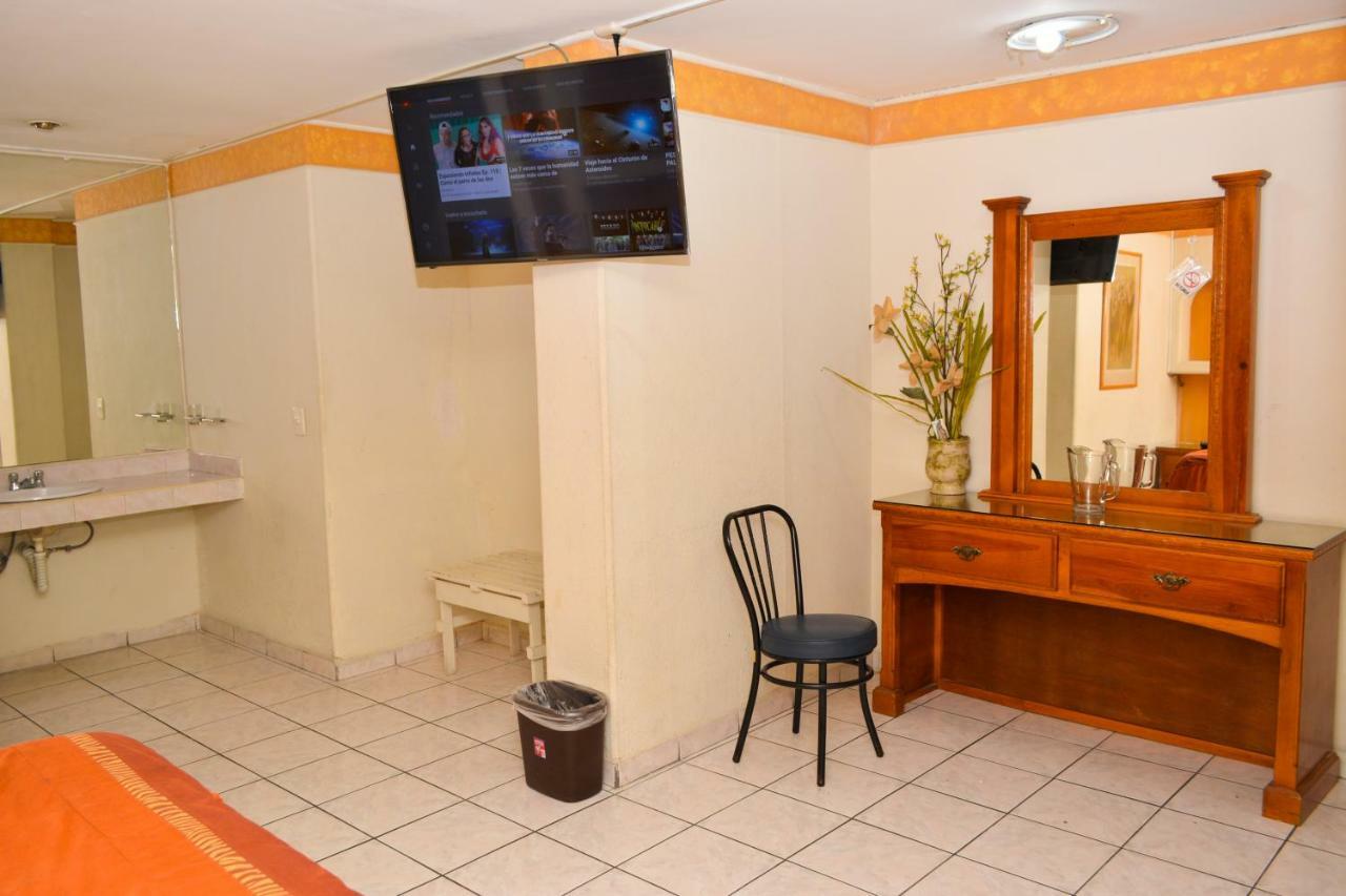 Hotel Baeza Делисиас Екстериор снимка